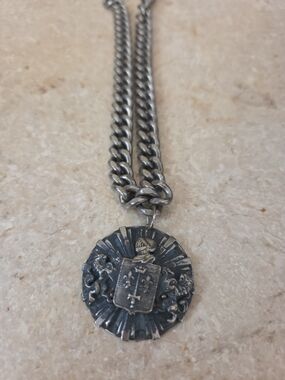 Vtg Heraldic Crest Pendant Necklace Fleur-de-Lis Lions Shield Heavy Chain Medali